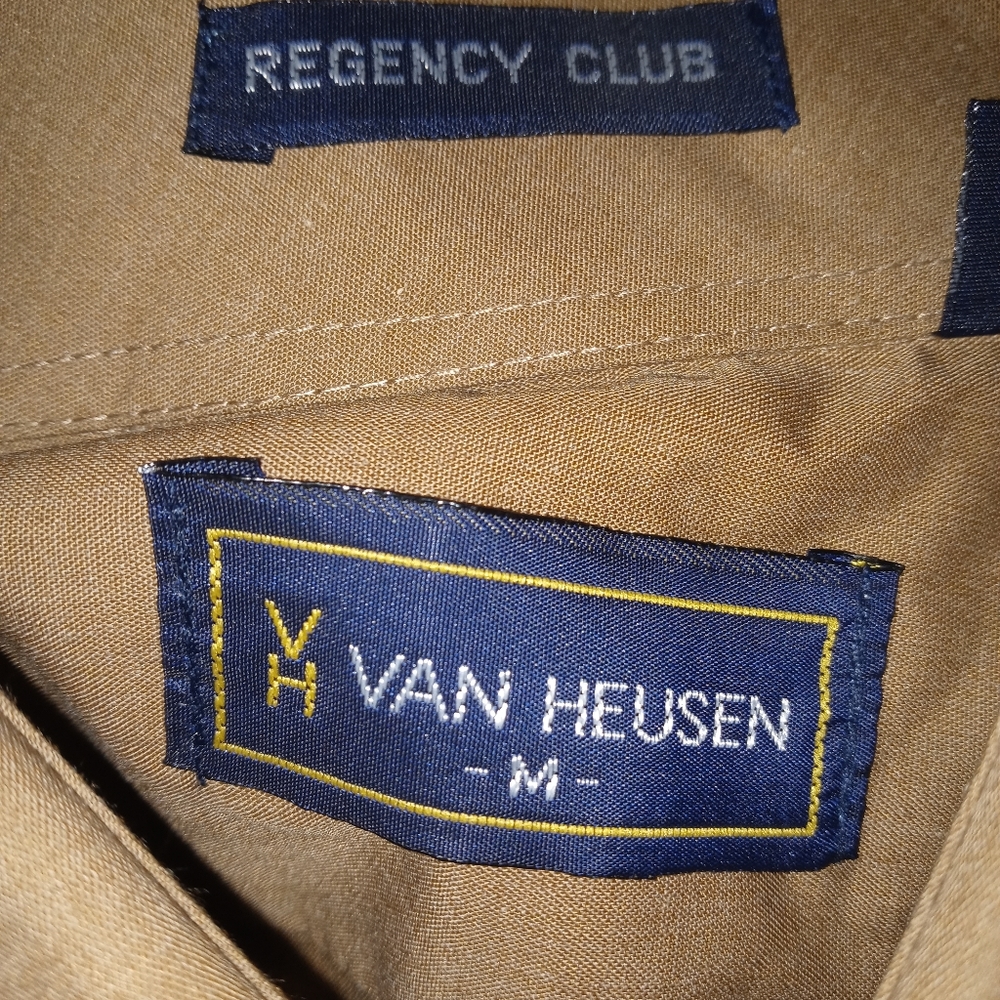 Van huesen buttown down